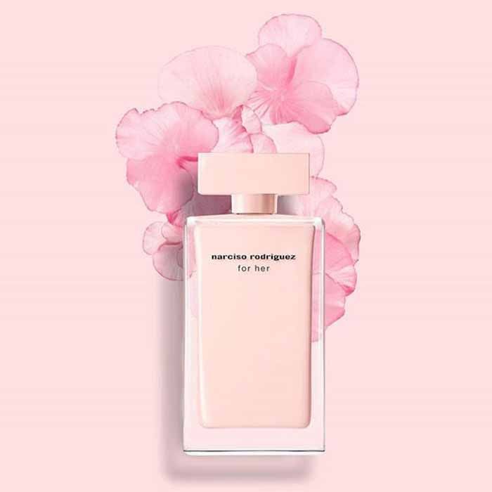 Mùi hương nước hoa Narciso Rodriguez For Her nữ tính, tươi tắn